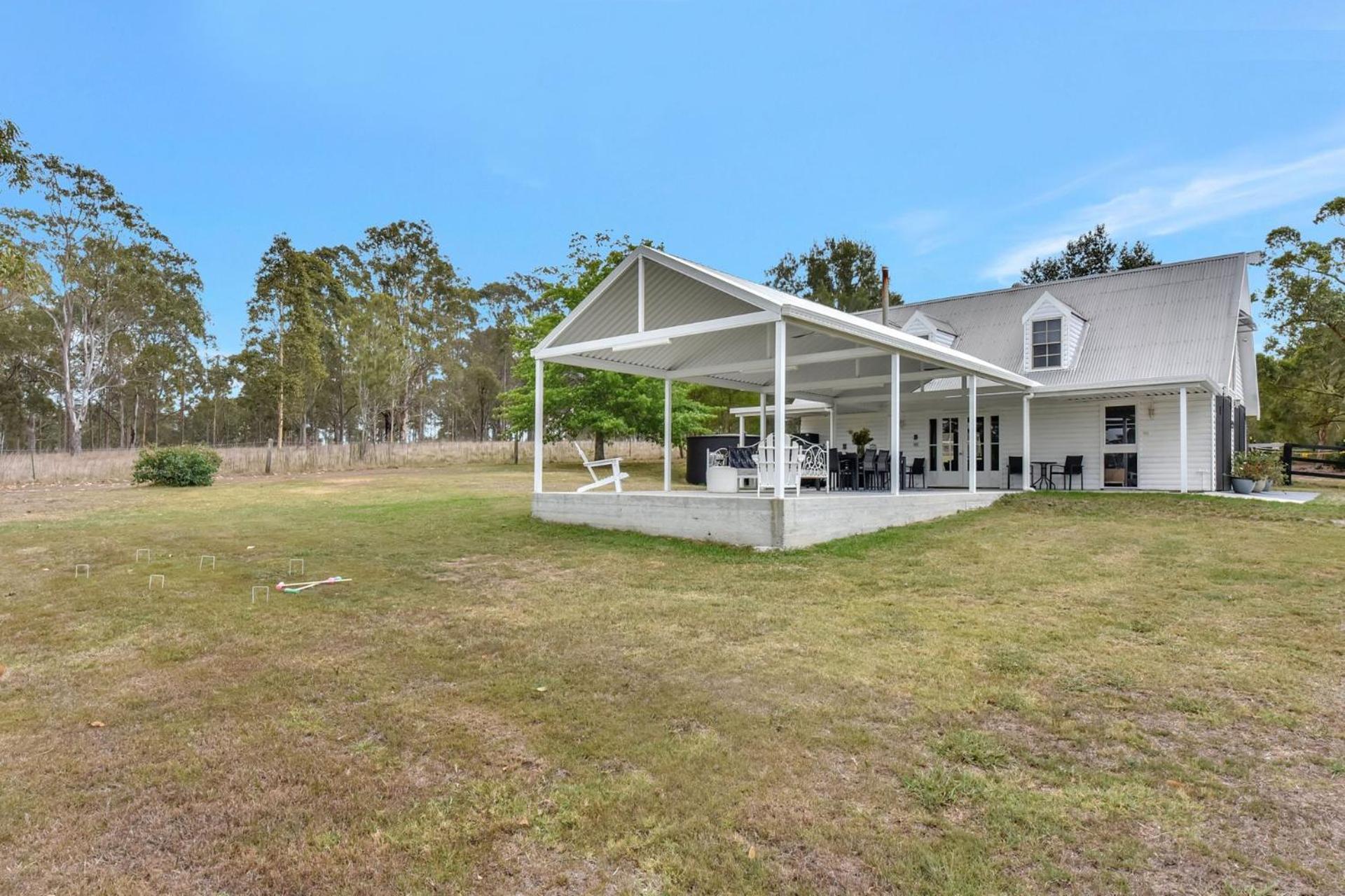 Bracken Ridge Vineyard The Entire Estate Rothbury Exterior photo