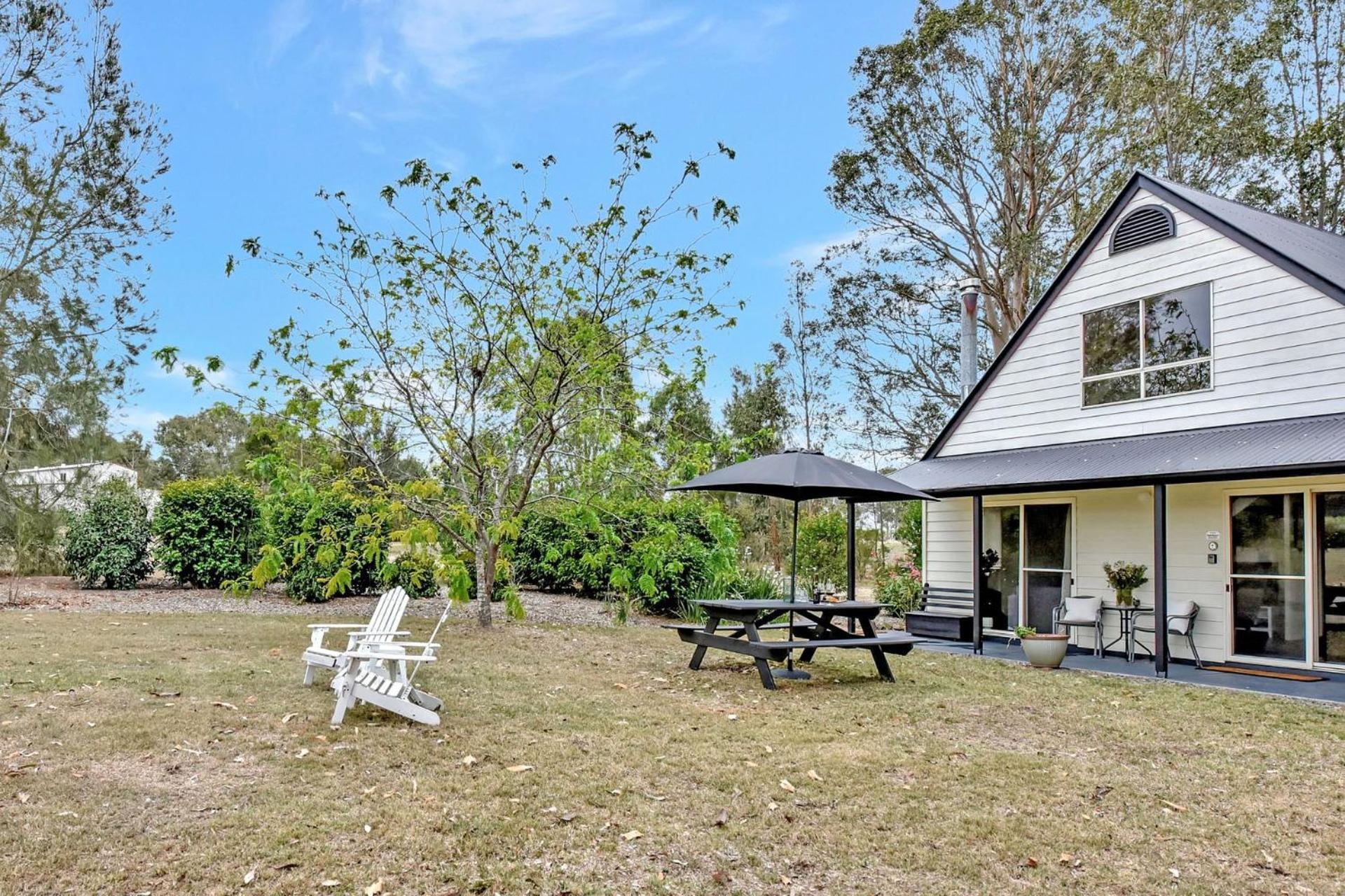Bracken Ridge Vineyard The Entire Estate Rothbury Exterior photo